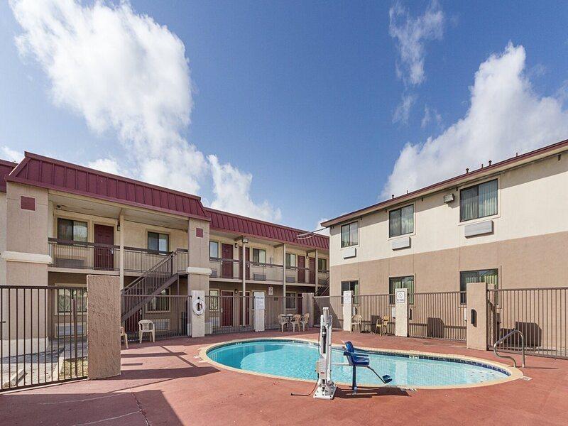 Super 8 By Wyndham New Braunfels I-35 Hotel Luaran gambar