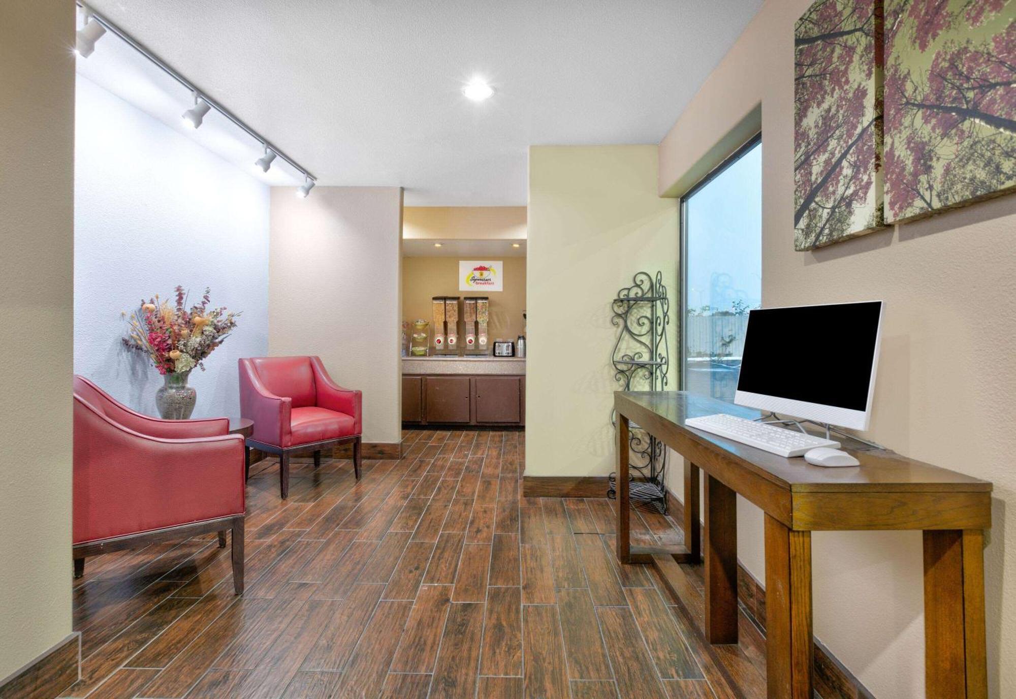 Super 8 By Wyndham New Braunfels I-35 Hotel Luaran gambar
